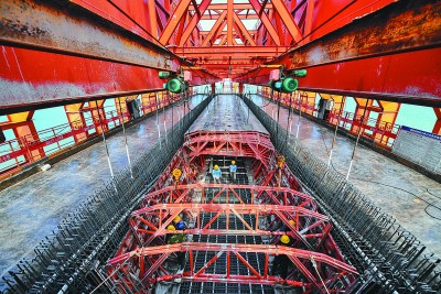 加快发展现代产业体系 推动经济体系优化升级